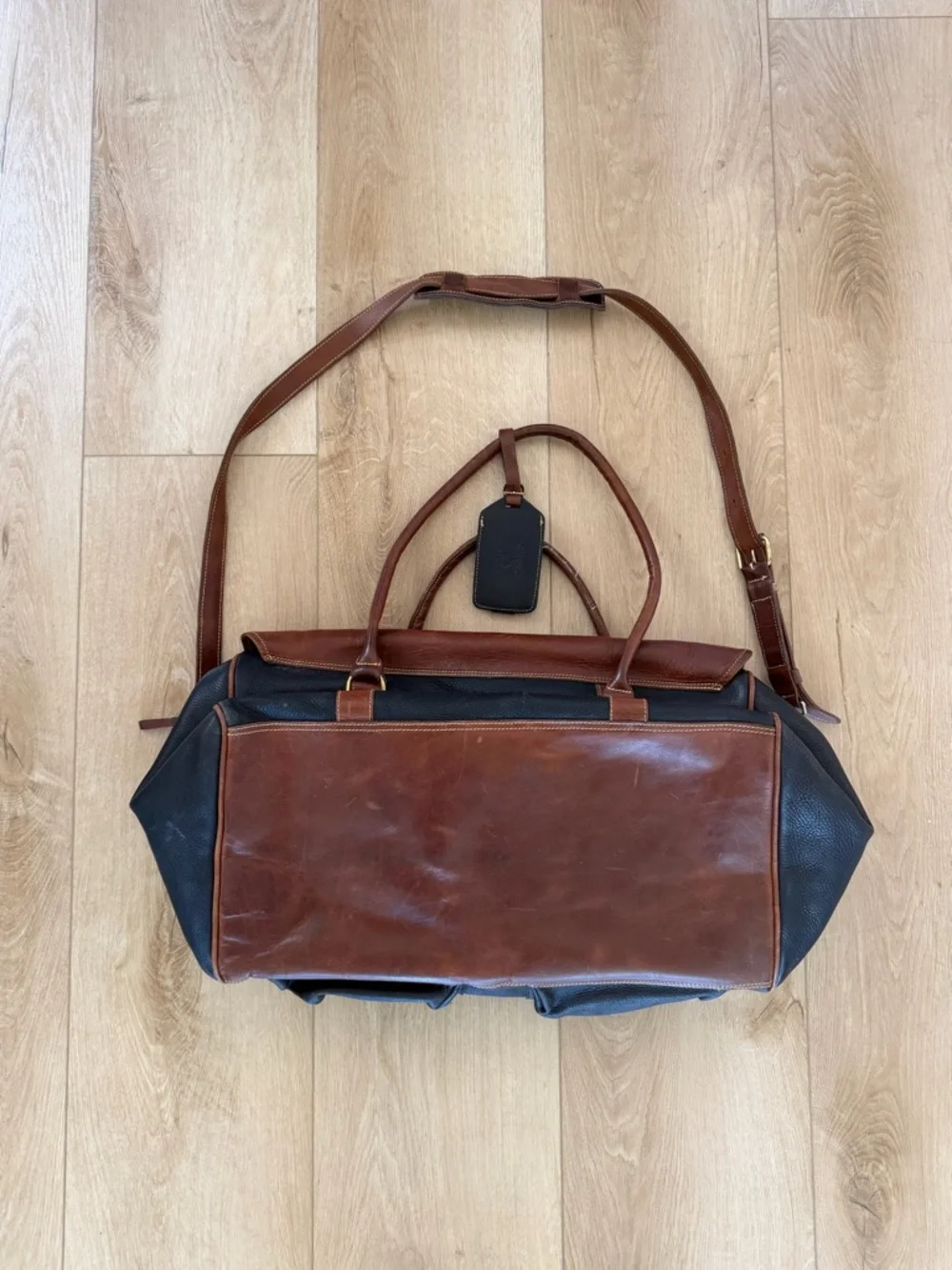 Vintage Roots Canada Leather Bag.